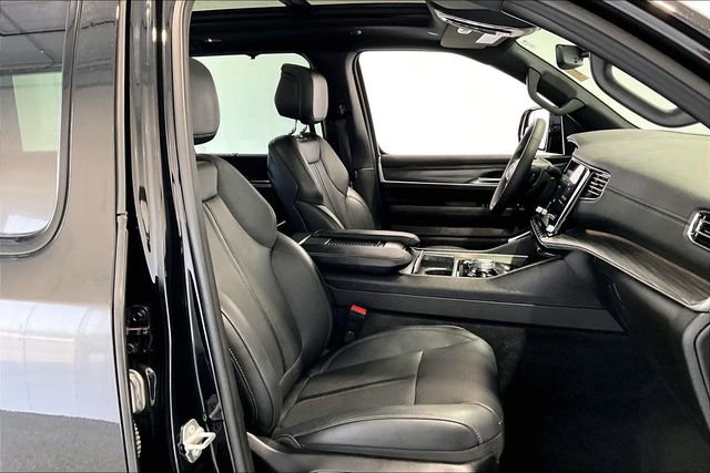 Used 2023 Jeep Wagoneer Series III w/ Premium Group I image 31