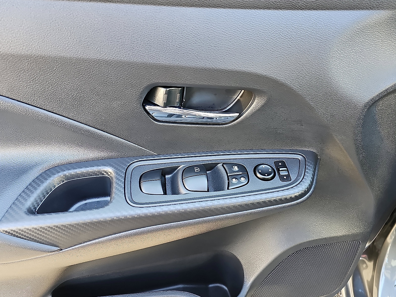 Certified 2025 Nissan Versa SV w/ Trunk Package image 13