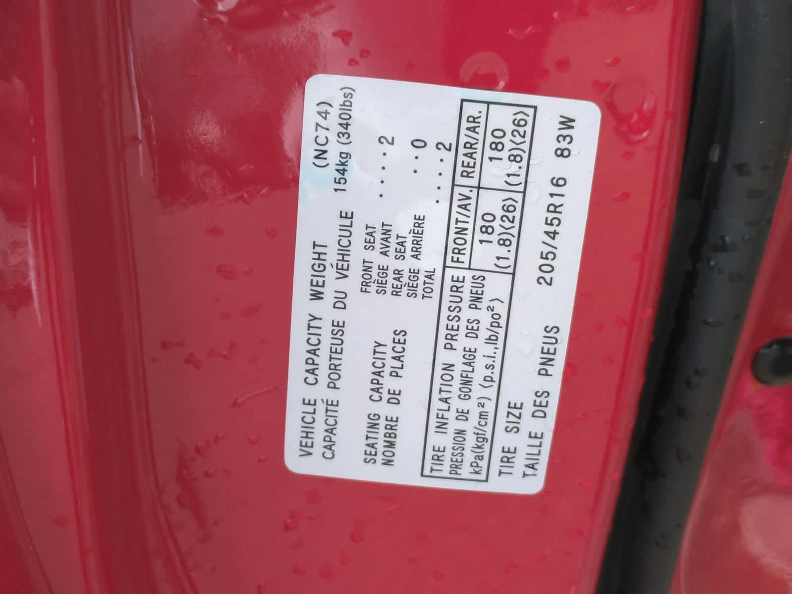 Used 2001 MAZDA MX-5 Miata RWD image 18