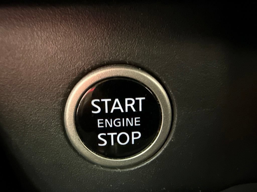 Certified 2023 Nissan Rogue SV FWD image 20