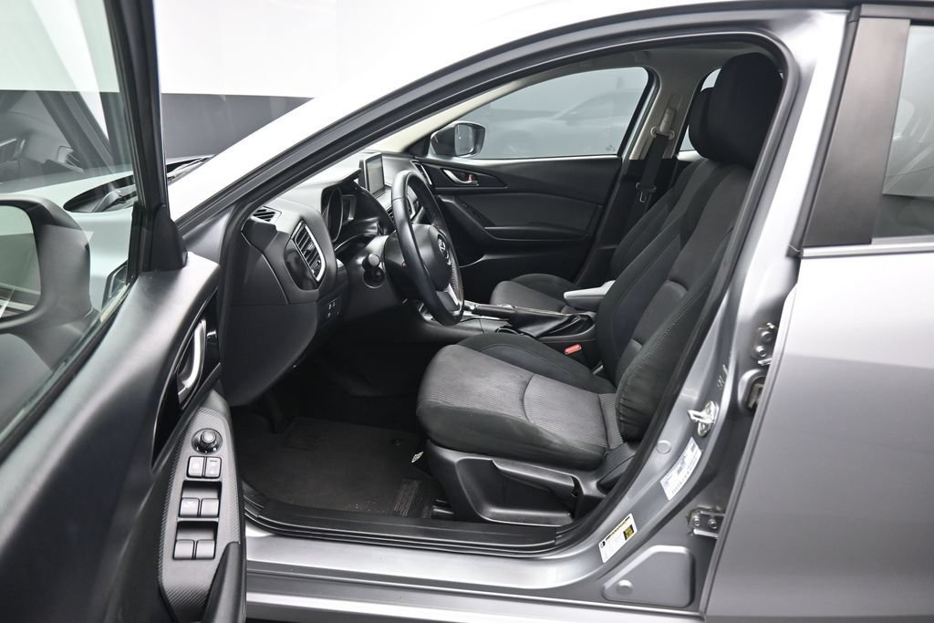 Used 2016 MAZDA MAZDA3 i Touring FWD image 11