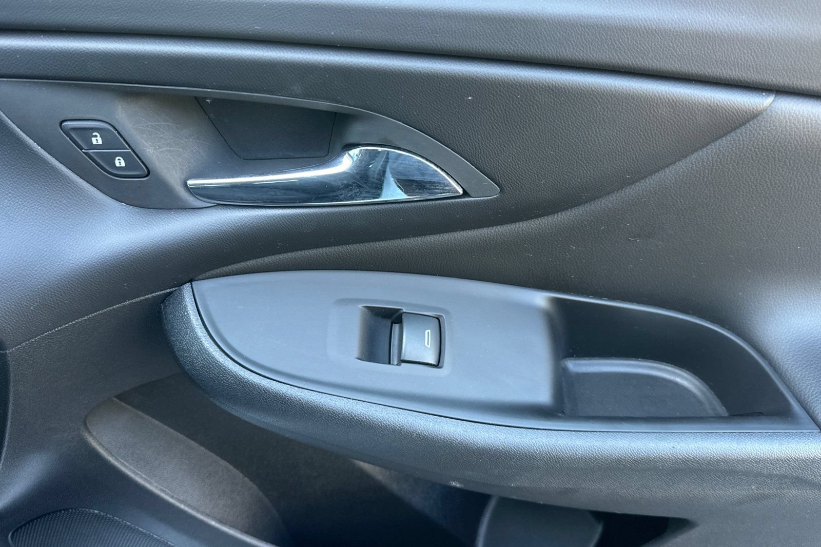 Used 2018 Chevrolet Volt LT FWD image 22