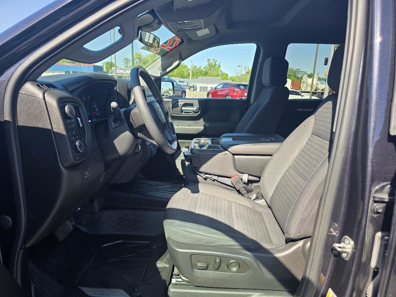 Used 2022 Chevrolet Silverado 1500 Custom AWD/4WD image 12
