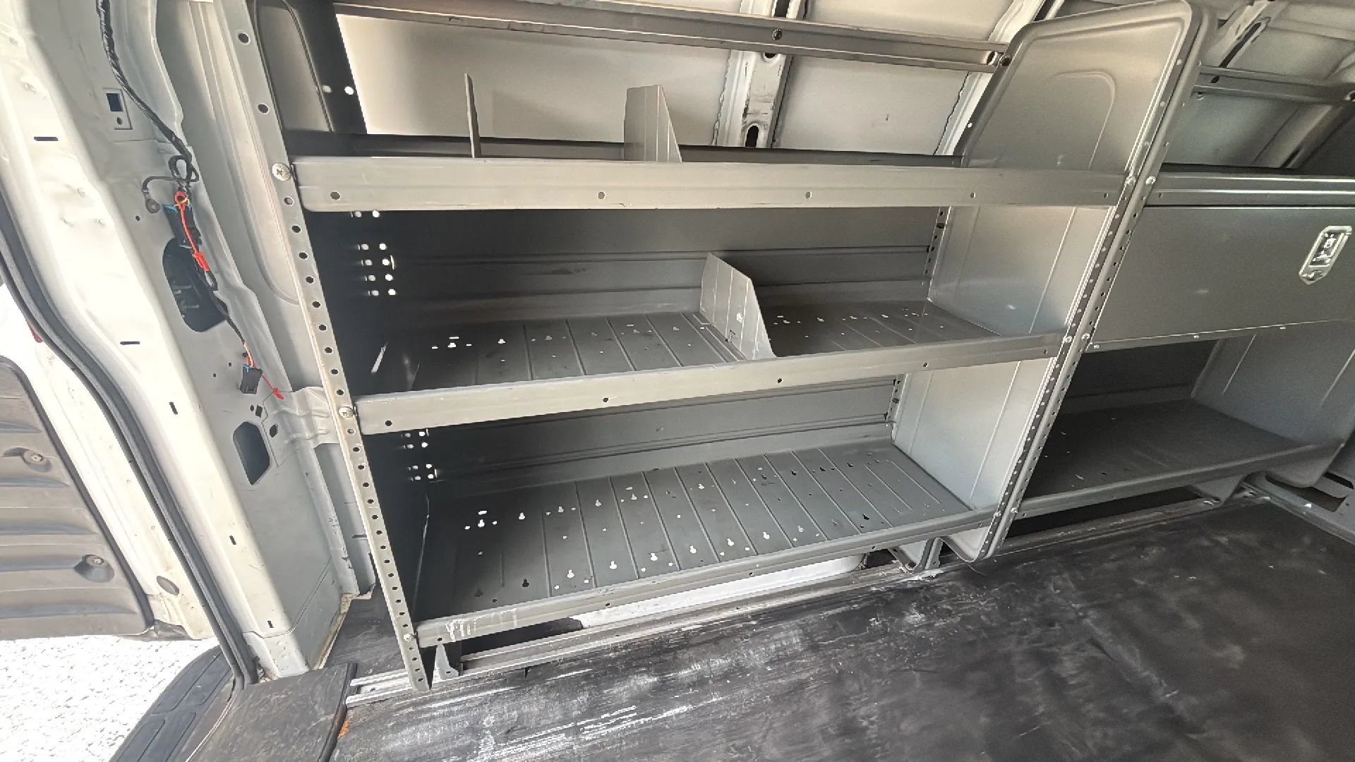 Used 2017 Chevrolet Express 2500 RWD image 15