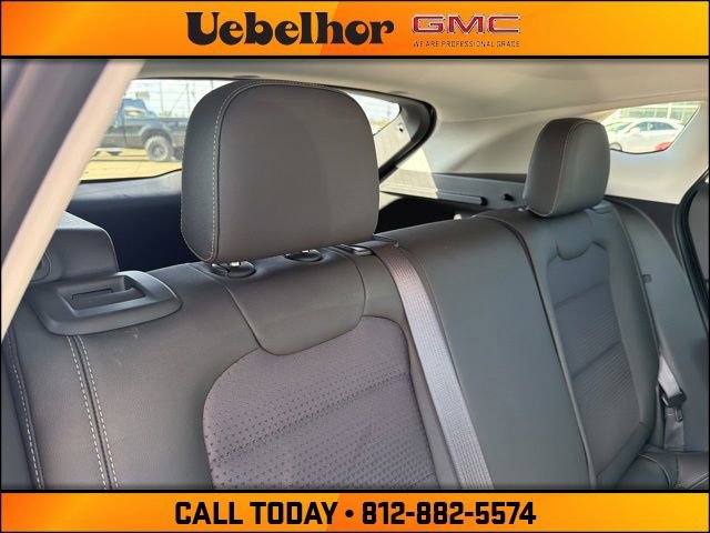 Used 2025 Chevrolet Trax LT w/ Driver Confidence Package image 5