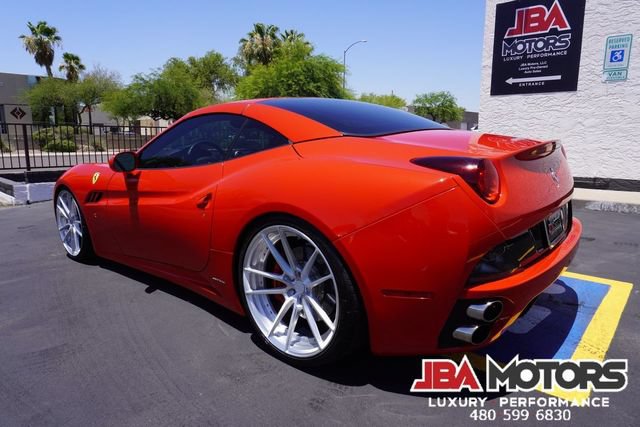 Used 2014 Ferrari California RWD image 51