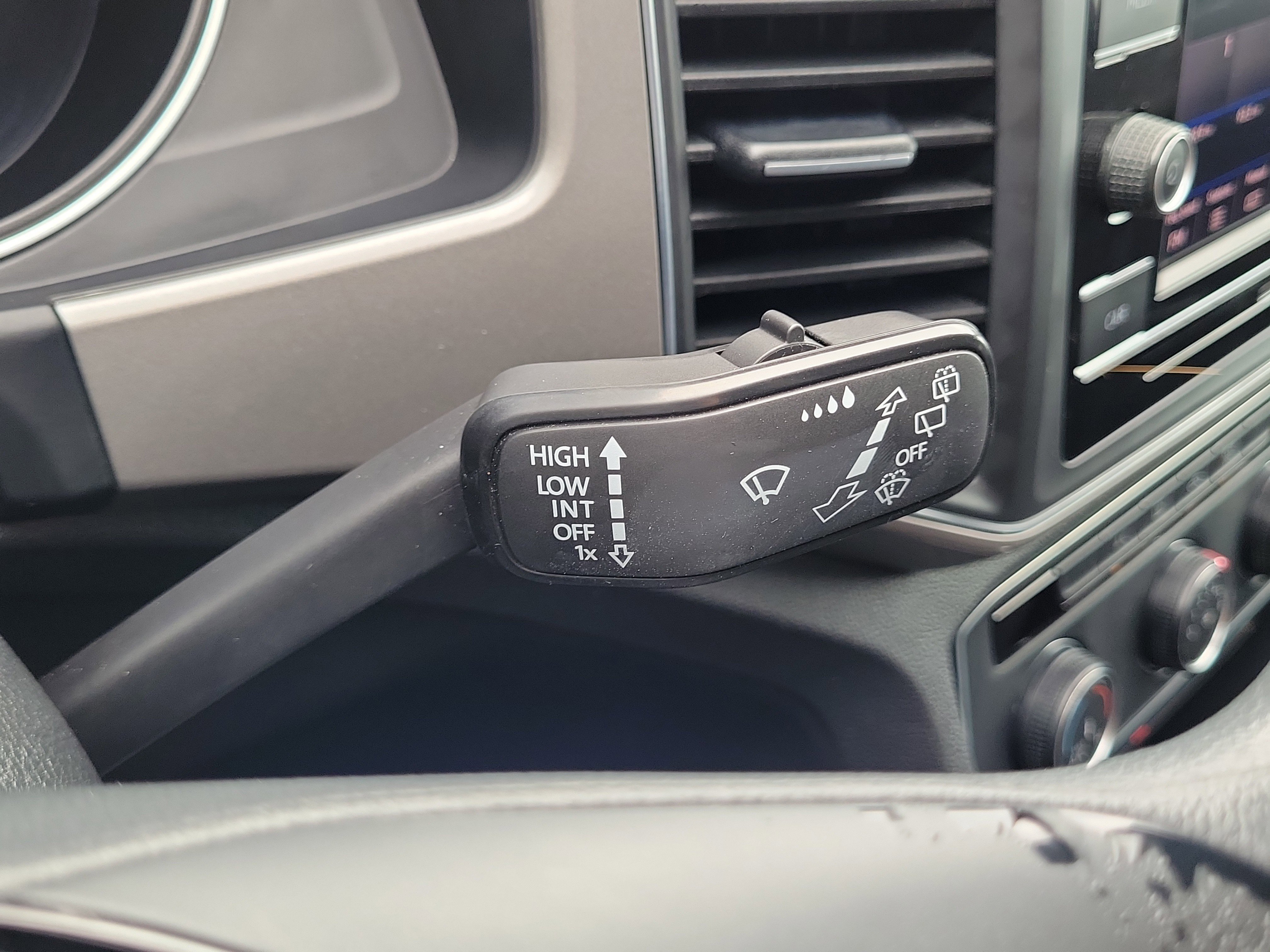 Used 2019 Volkswagen Atlas S FWD image 28