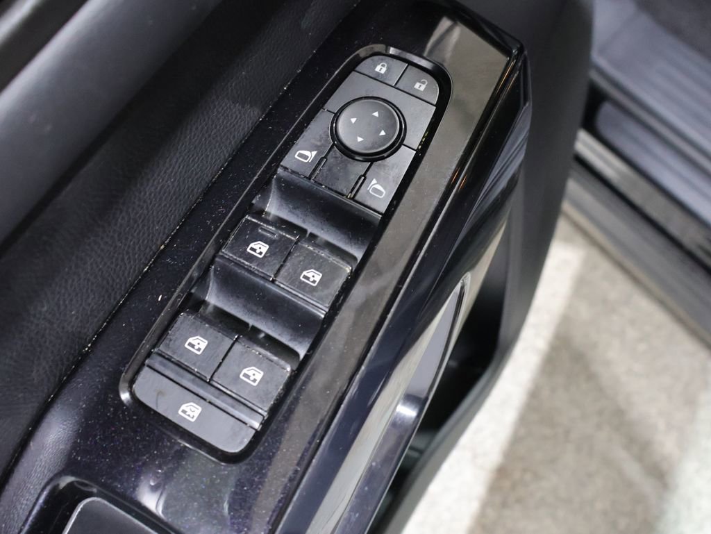 Used 2022 Nissan Pathfinder S AWD/4WD image 13