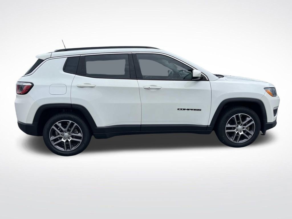 Used 2020 Jeep Compass Latitude image 2