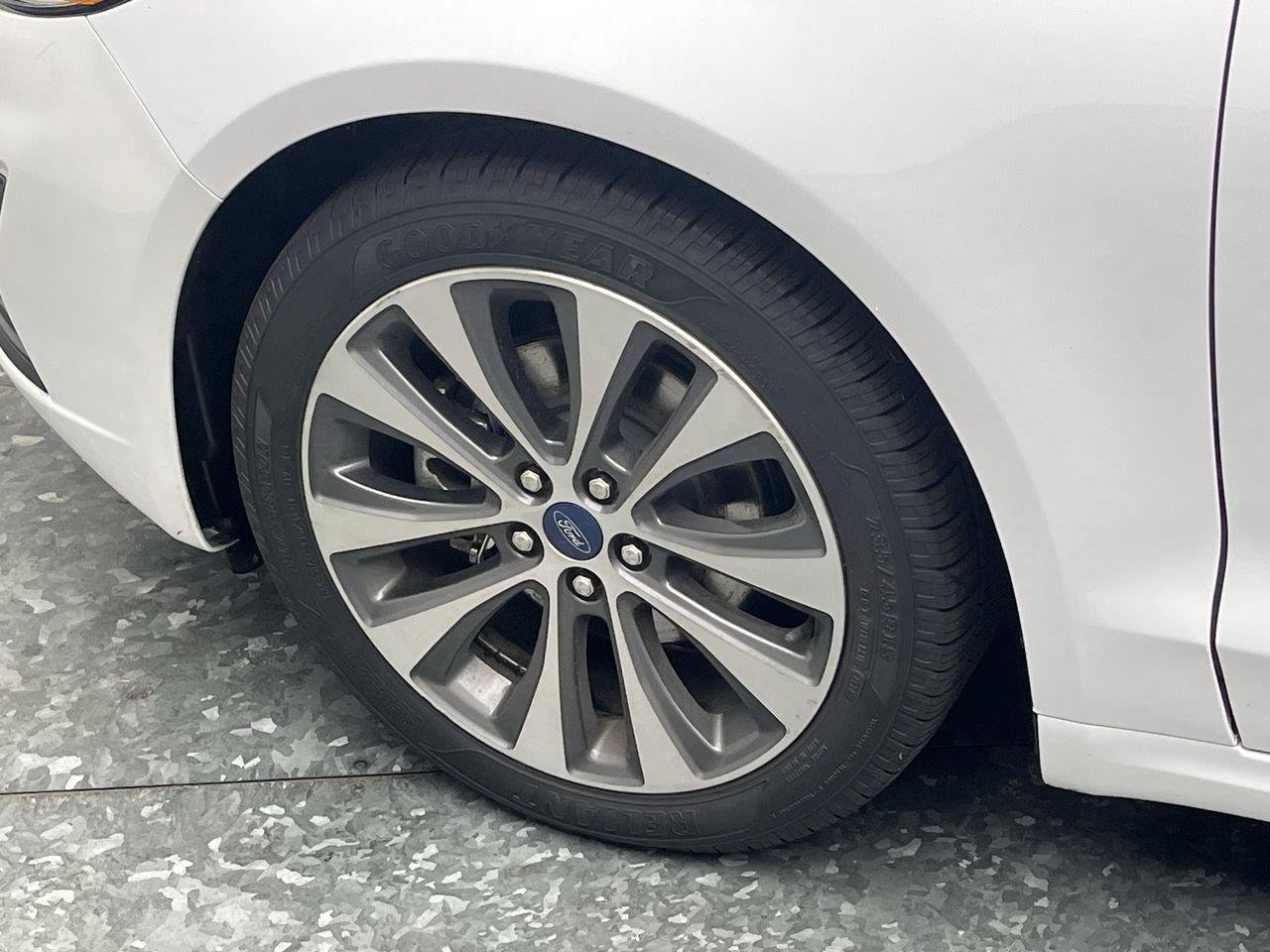 Used 2020 Ford Fusion SE AWD/4WD image 31