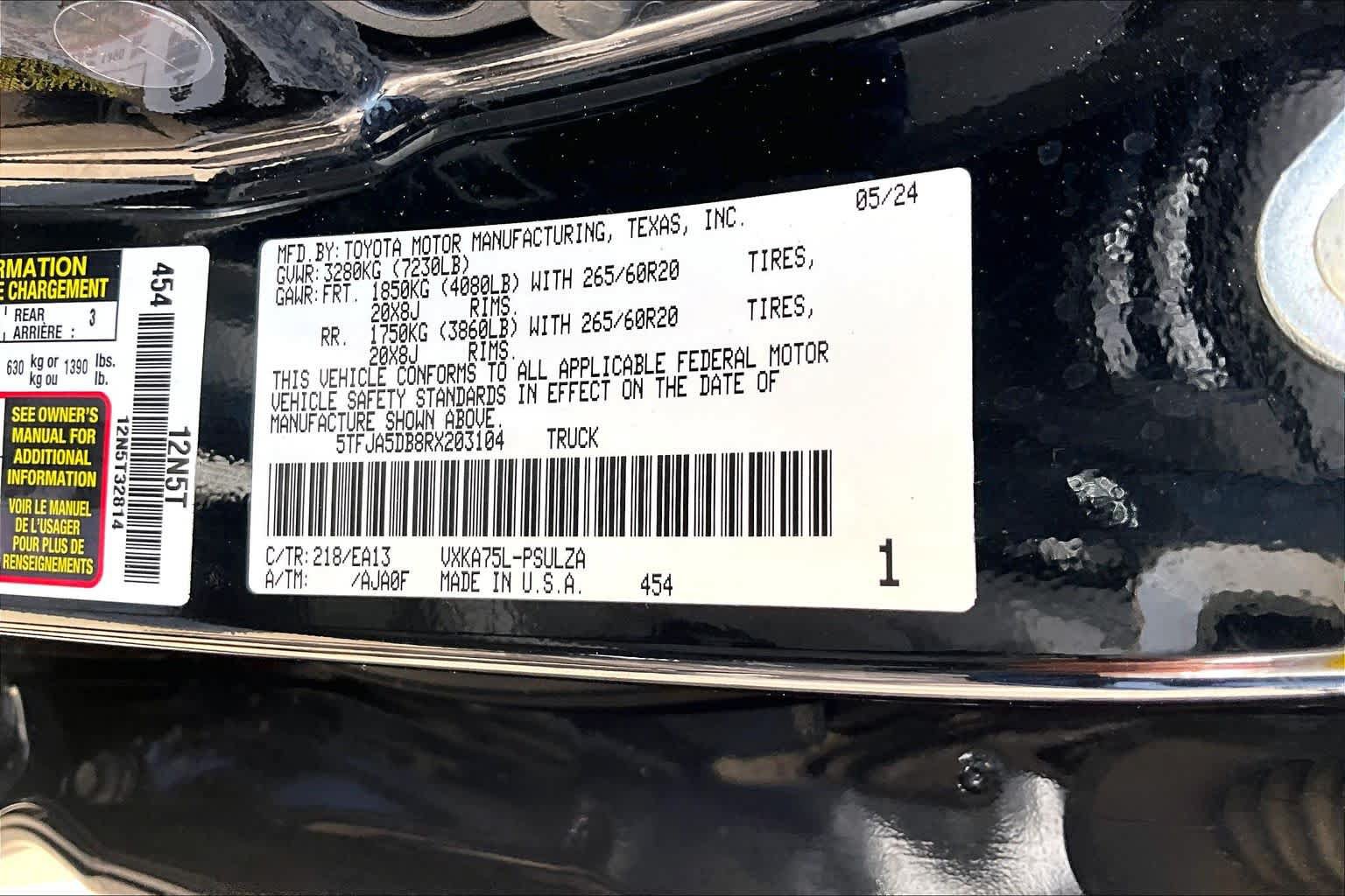 Used 2024 Toyota Tundra Limited AWD/4WD image 37