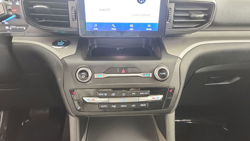 Used 2020 Ford Explorer XLT w/ Comfort Package AWD/4WD image 17