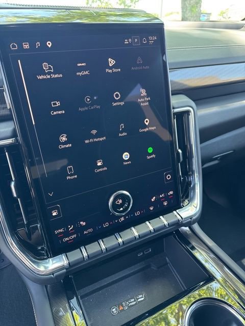 Used 2025 GMC Yukon Elevation AWD/4WD image 17