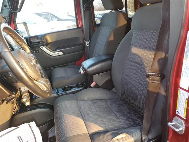 Used 2011 Jeep Wrangler Unlimited Sahara w/ Connectivity Group image 23