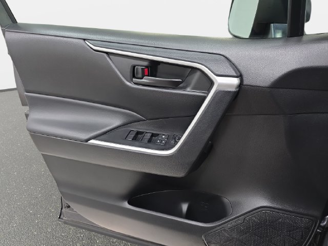 Certified 2023 Toyota RAV4 LE AWD/4WD image 24