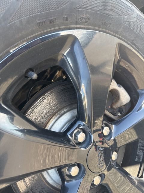 Used 2016 Jeep Cherokee Latitude w/ Cold Weather Group image 8