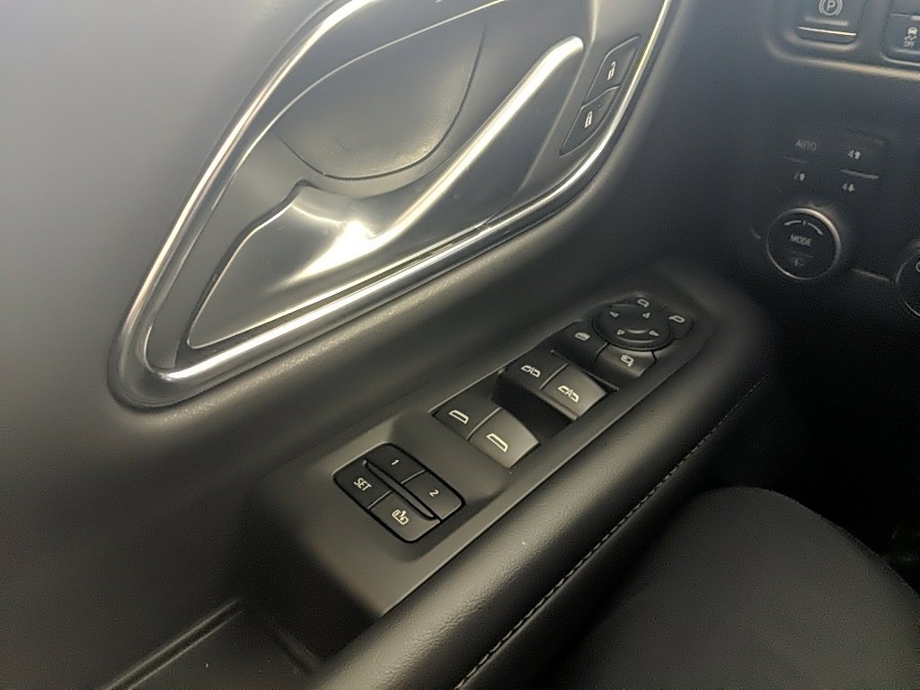 Used 2022 Chevrolet Tahoe Z71 w/ Z71 Off-Road Package image 32