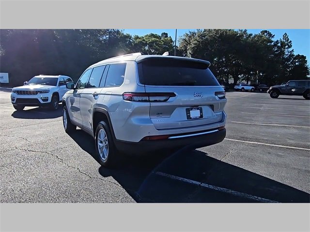 New 2025 Jeep Grand Cherokee L Laredo image 29