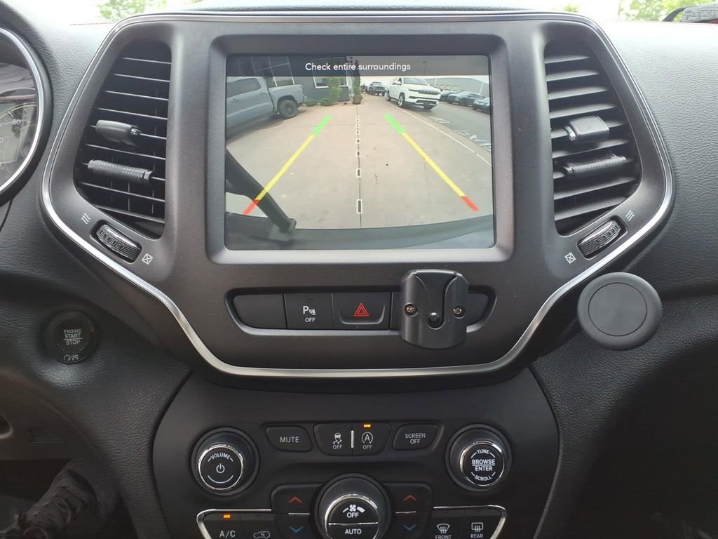 Used 2020 Jeep Cherokee Trailhawk w/ Comfort/Convenience Group AWD/4WD image 23