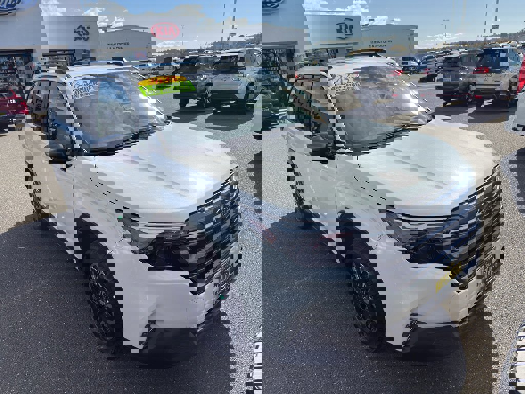 Used 2025 Subaru Forester Premium image 24