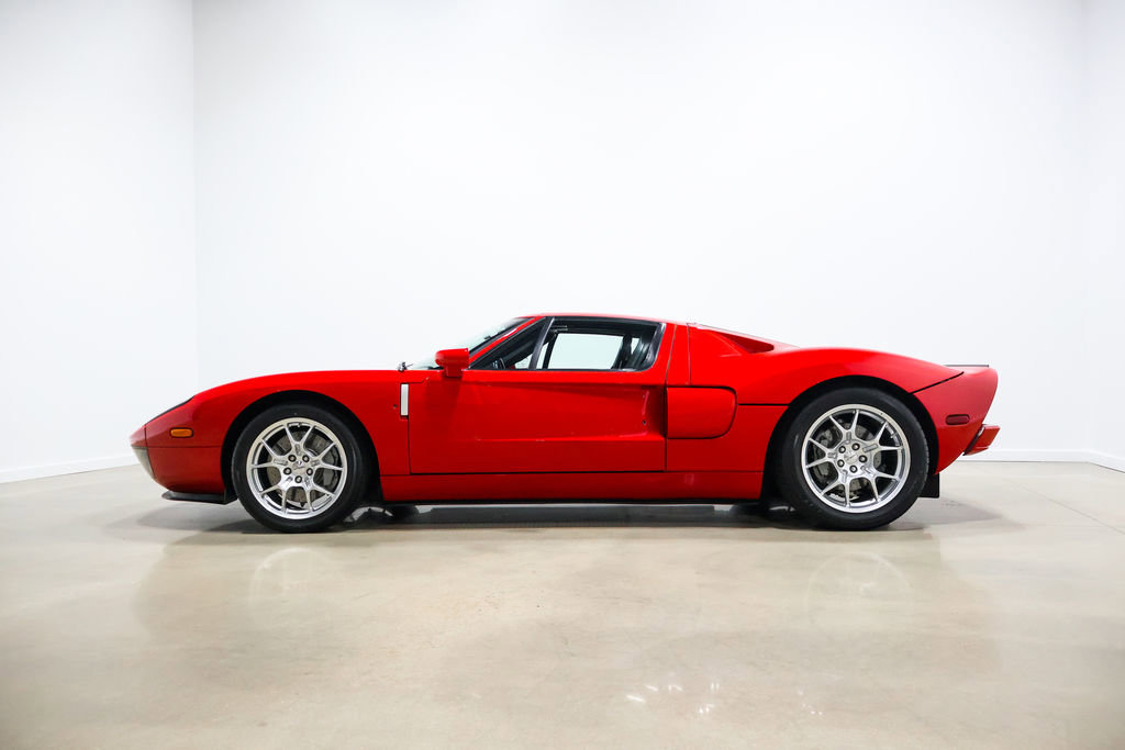Used 2005 Ford GT image 13