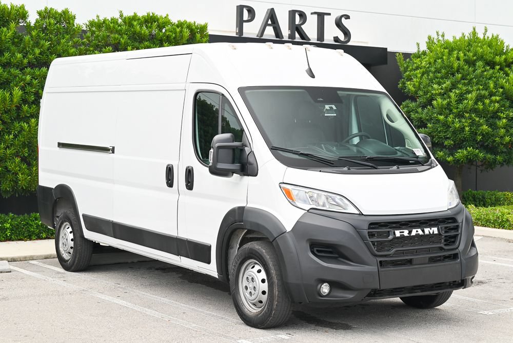 Used 2024 RAM ProMaster 2500 w/ Convenience Group FWD image 2