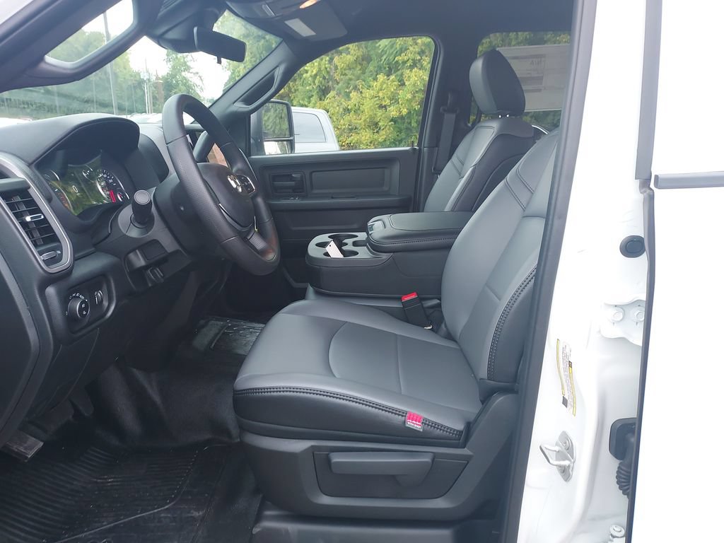 New 2027 RAM 3500 Tradesman w/ Chrome Appearance Group A AWD/4WD image 13