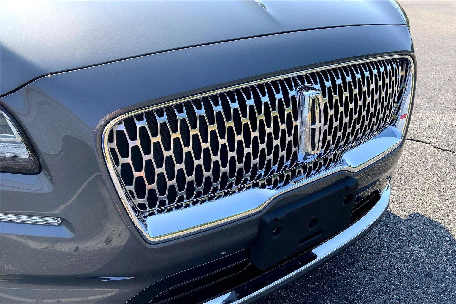 Used 2023 Lincoln Nautilus Reserve AWD/4WD image 27