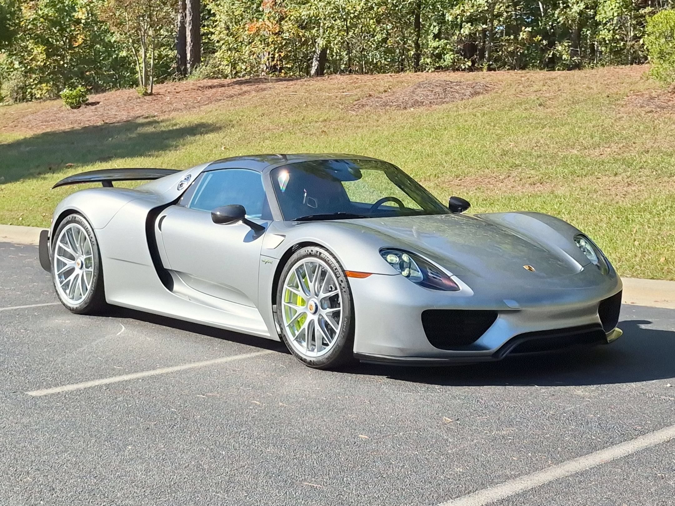 Used 2015 Porsche 918 Spyder AWD/4WD image 29