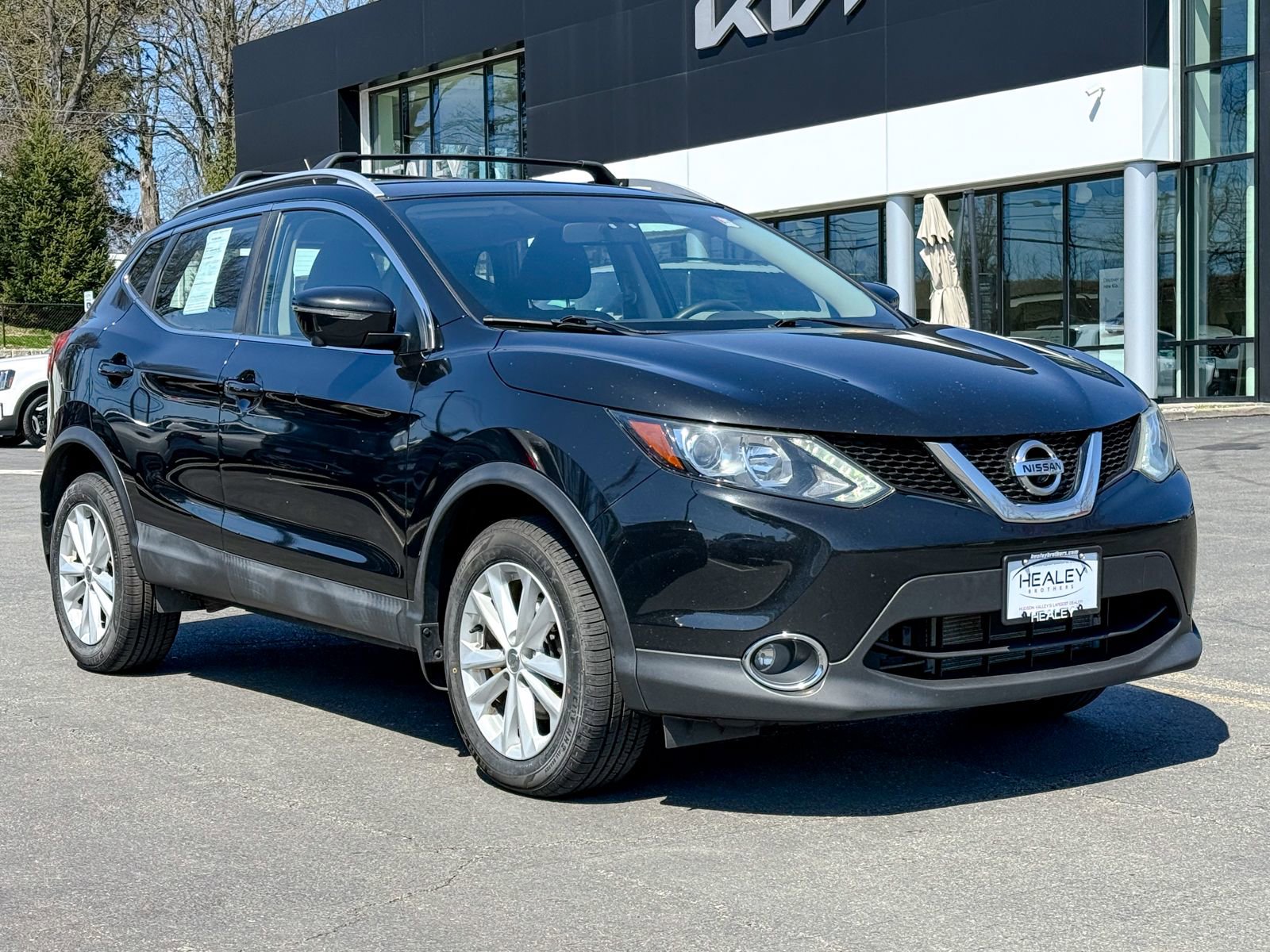 Used 2017 Nissan Rogue Sport SV w/ SV Premium Package AWD/4WD image 1