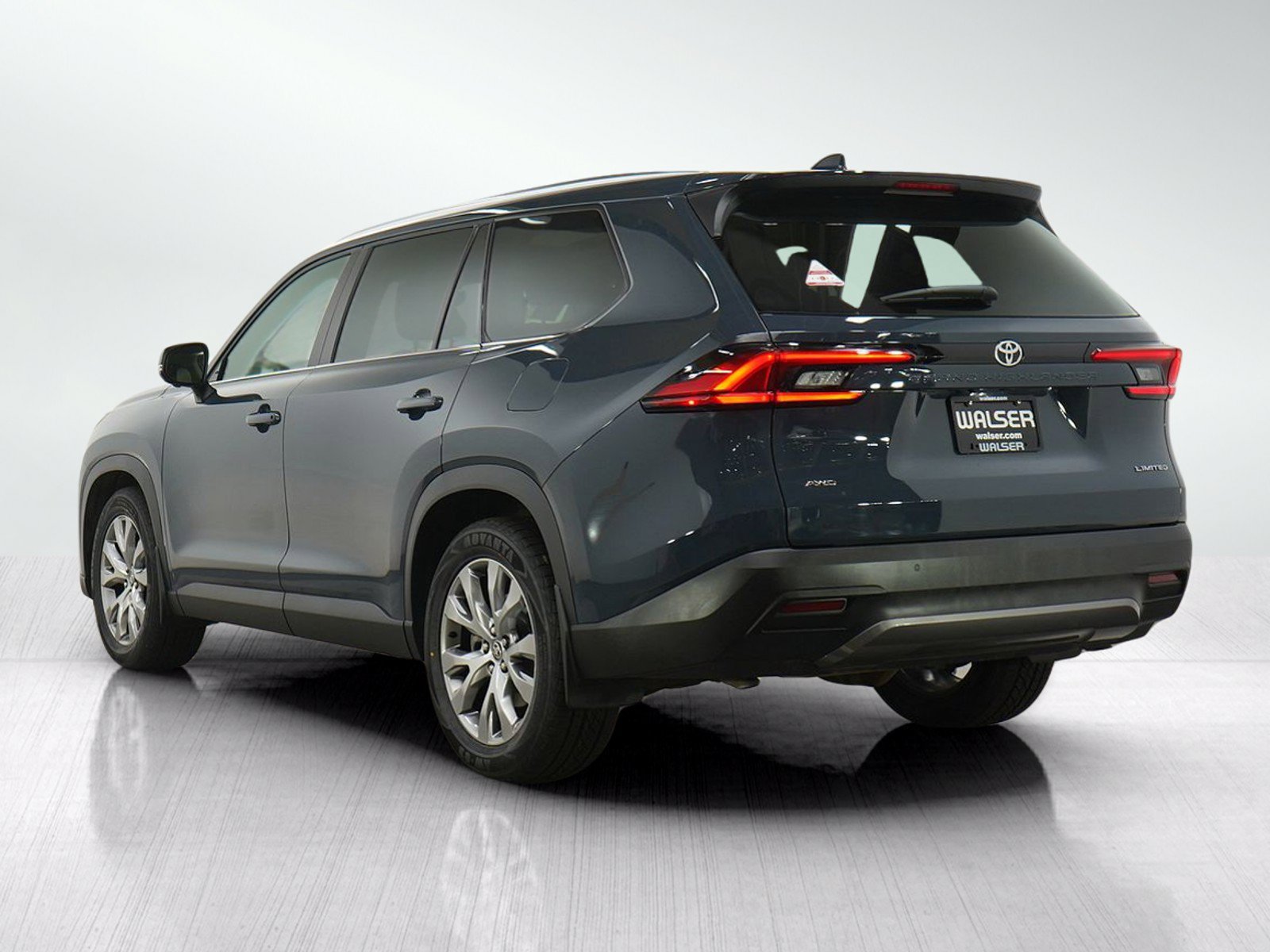 Used 2024 Toyota Grand Highlander AWD image 5