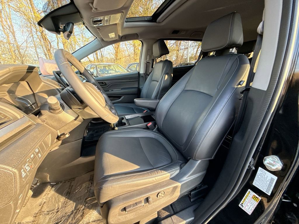 Used 2023 Honda Odyssey EX-L image 13