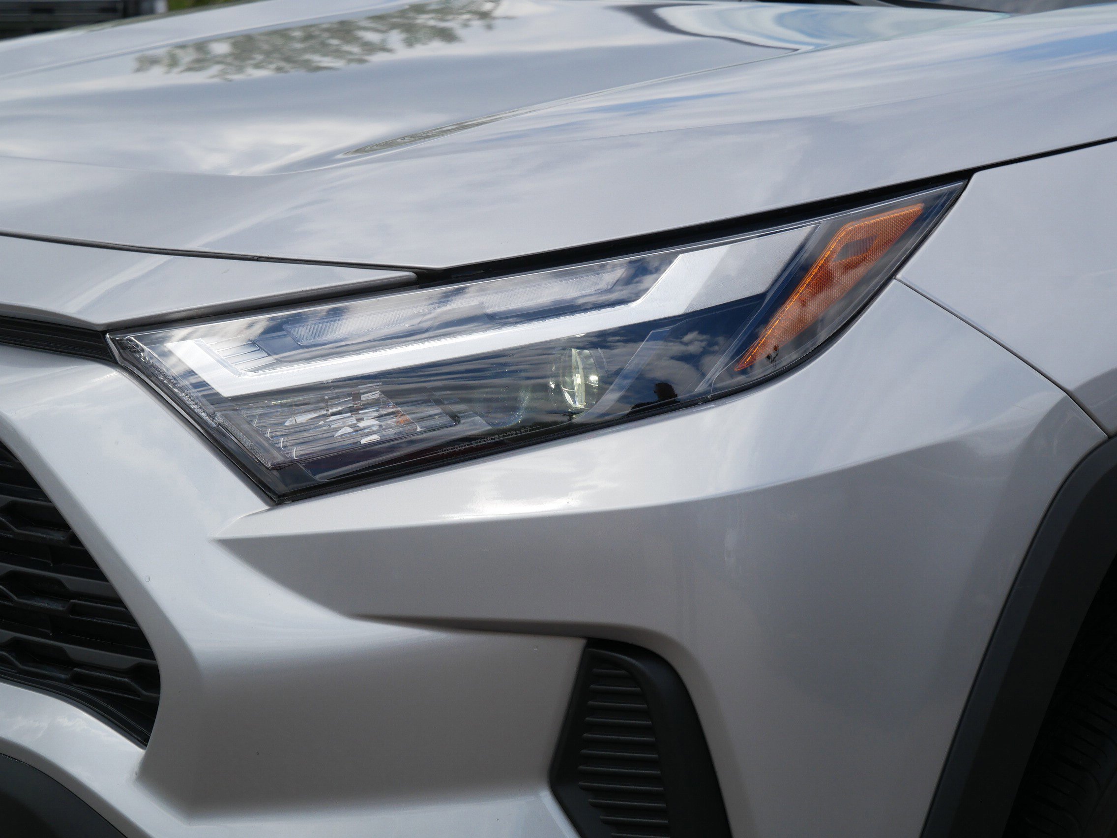 Used 2022 Toyota RAV4 XLE w/ Convenience Package AWD/4WD image 10