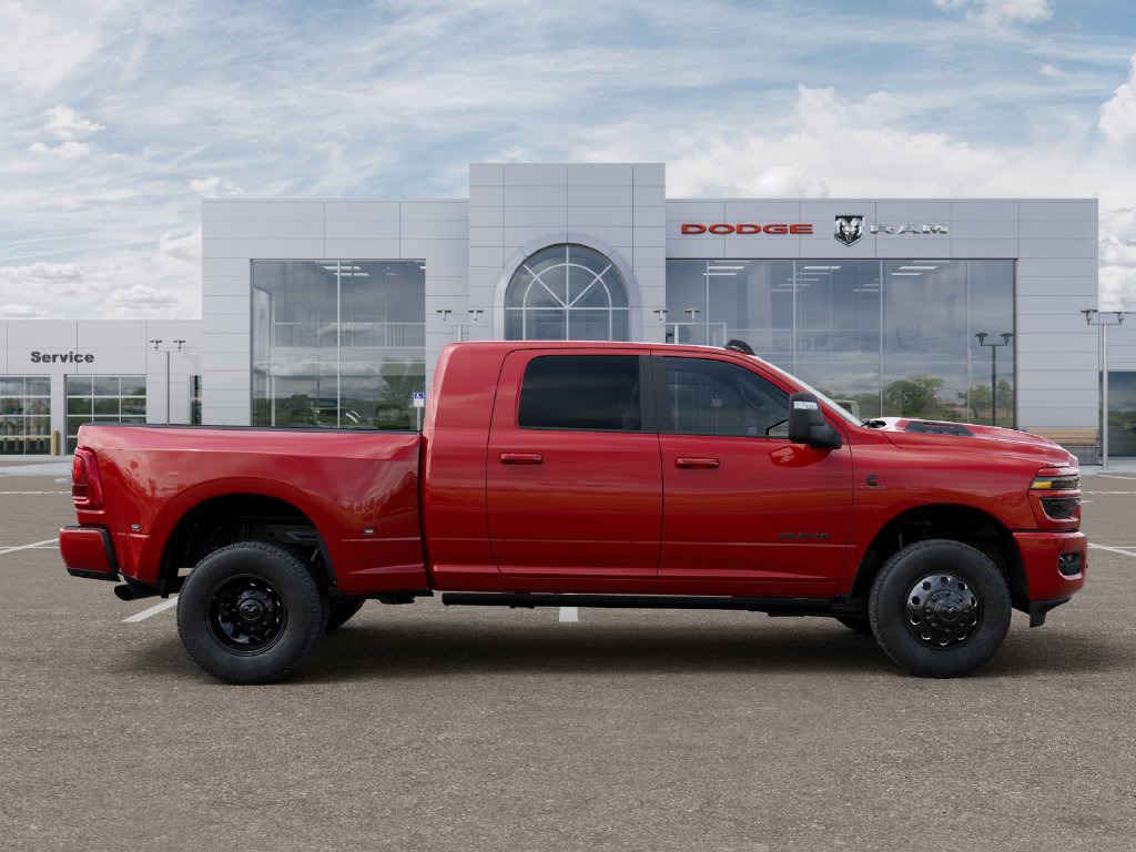 New 2026 RAM 3500 Laramie AWD/4WD image 22