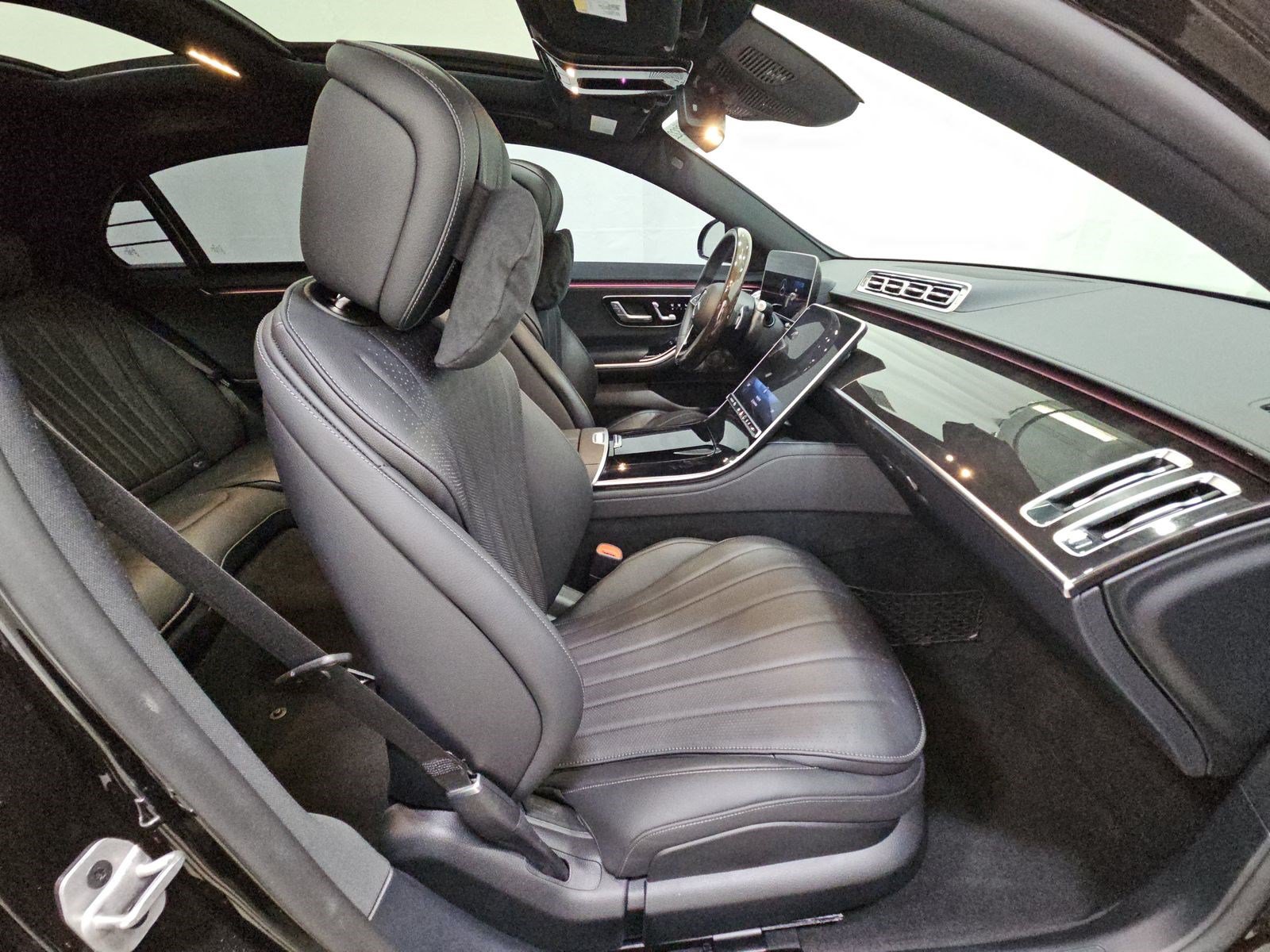 Used 2023 Mercedes-Benz S 500 4MATIC w/ AMG Line image 14