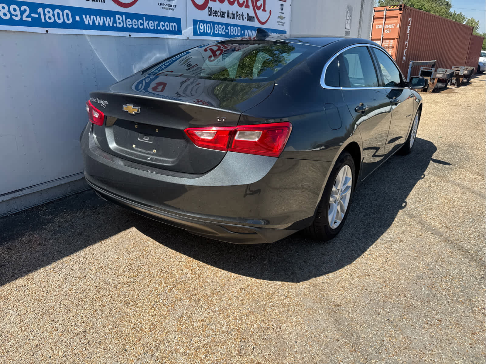 Used 2016 Chevrolet Malibu LT FWD image 3