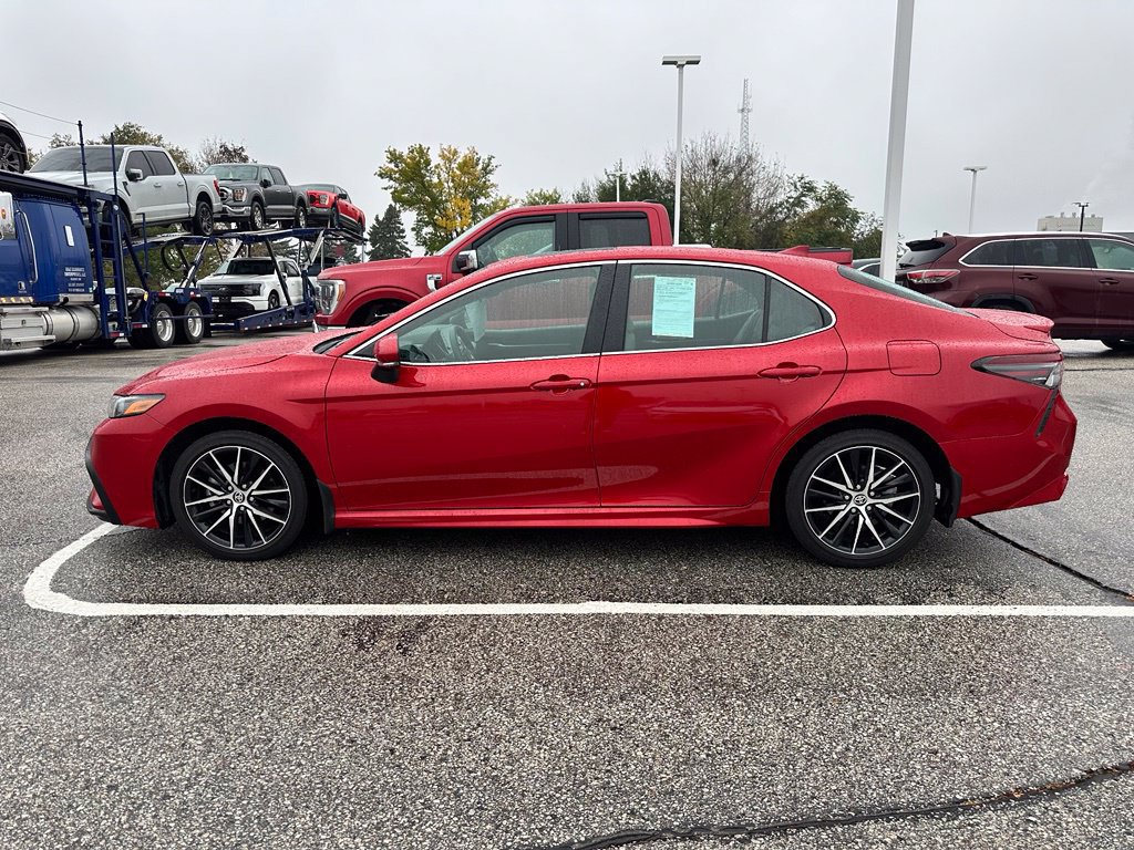 Used 2024 Toyota Camry SE w/ Convenience Package FWD image 2