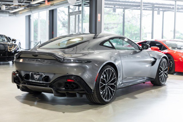 Used 2023 Aston Martin V8 Vantage Coupe image 6