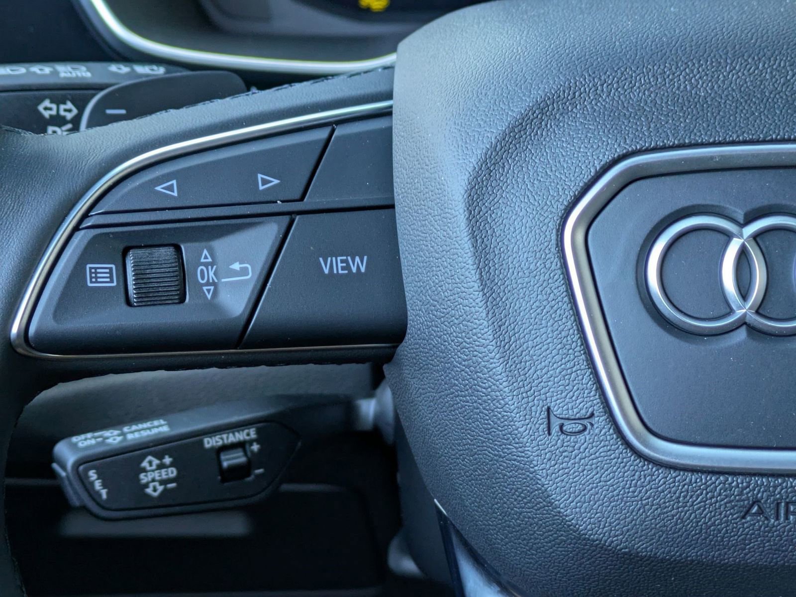 Used 2025 Audi Q3 2.0T Premium w/ Black Optic Sport Package image 10