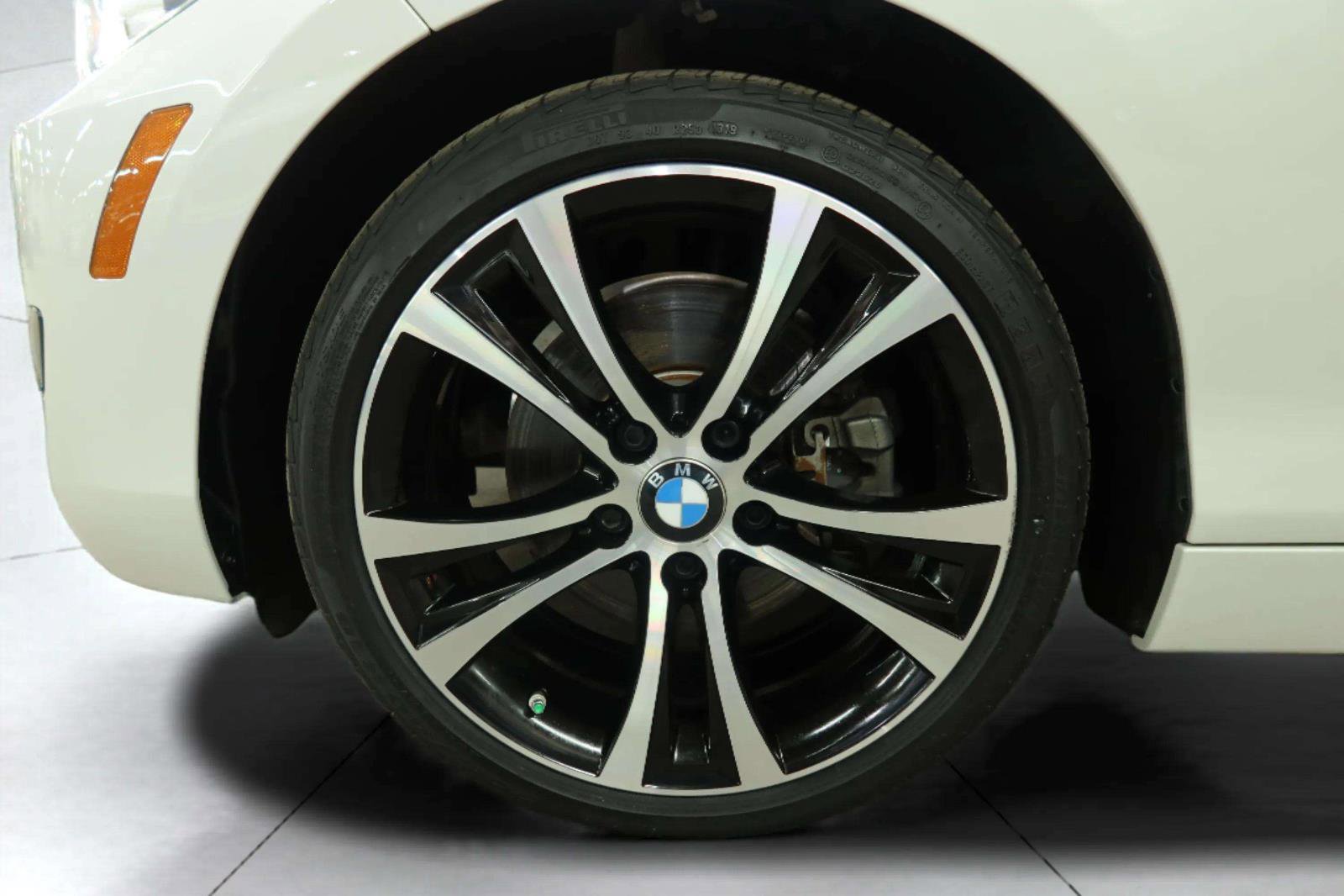Used 2020 BMW 230i Convertible w/ Premium Package RWD image 43