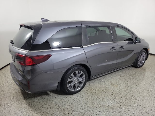 Used 2025 Honda Odyssey Touring image 4