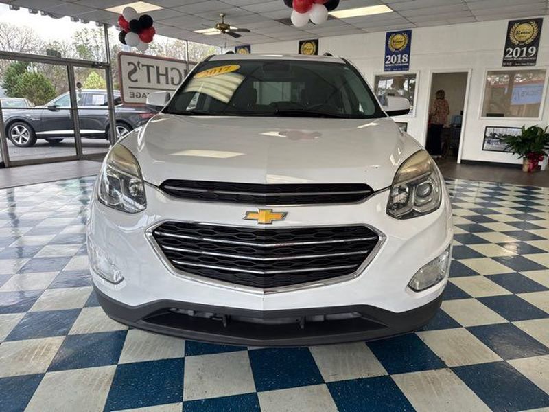 Used 2017 Chevrolet Equinox LT w/ Convenience Package image 2