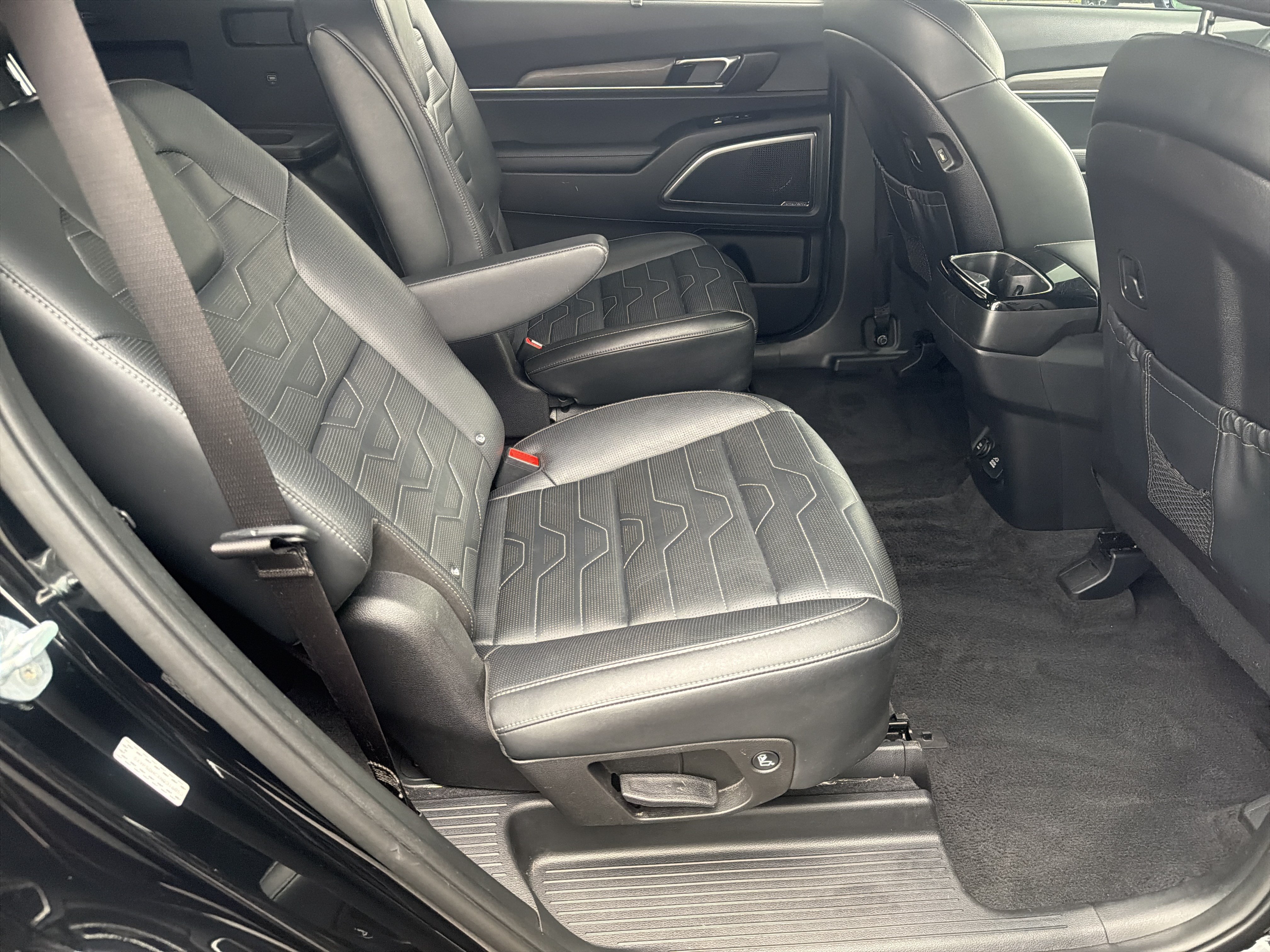 Used 2022 Kia Telluride SX w/ SX Prestige Package AWD/4WD image 18