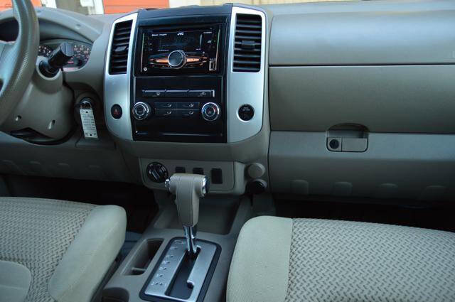 Used 2010 Nissan Frontier SE AWD/4WD image 20