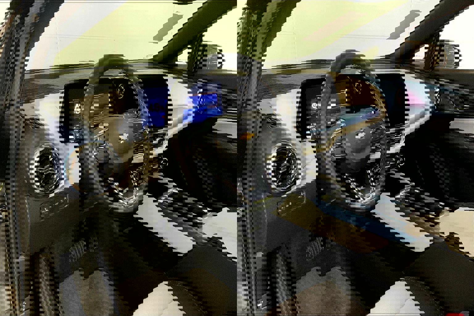 Used 2025 Chevrolet Equinox EV LT image 14