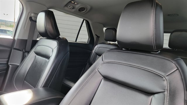 Used 2022 Ford Explorer XLT w/ Equipment Group 202A image 34