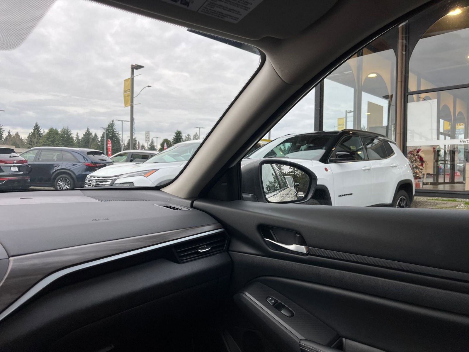 Used 2025 Nissan Altima 2.5 SV image 35