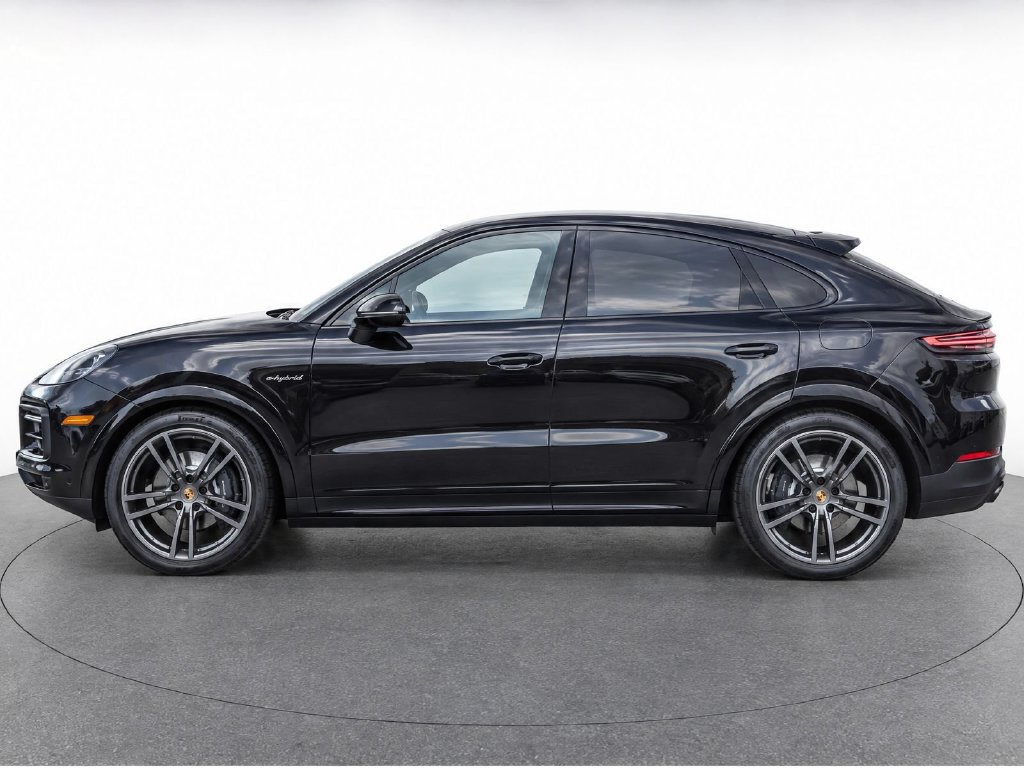 Certified 2022 Porsche Cayenne Platinum Edition AWD/4WD image 2