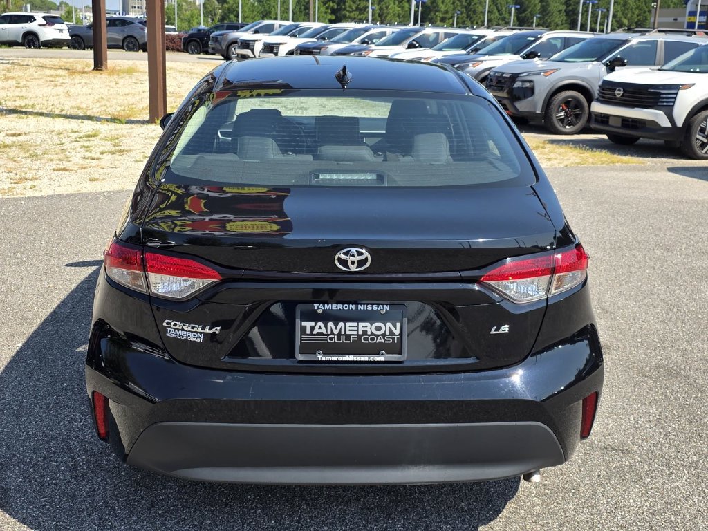 Used 2025 Toyota Corolla LE FWD image 3