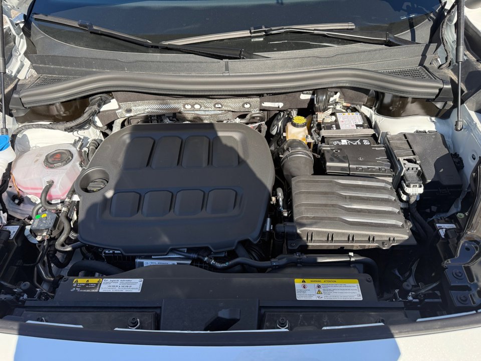 New 2026 Volkswagen Tiguan SE R-Line AWD/4WD image 16